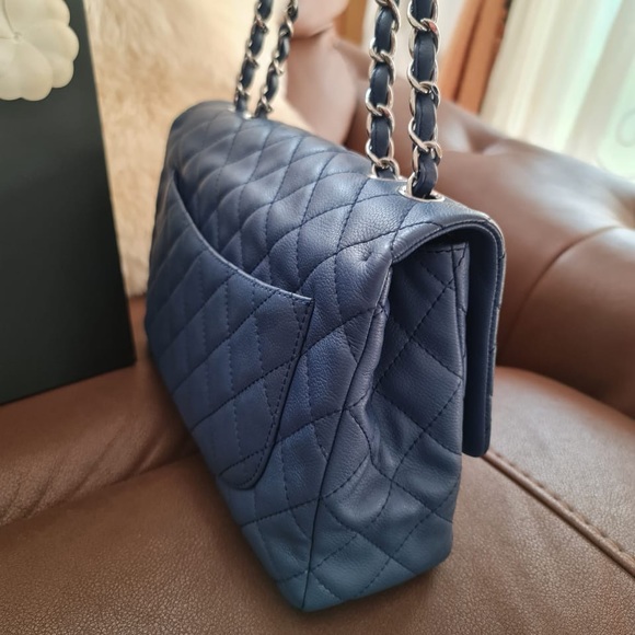 Sold! ❤️Authentic Chanel classic jumbo single flap caviar - Picture 2 of 10